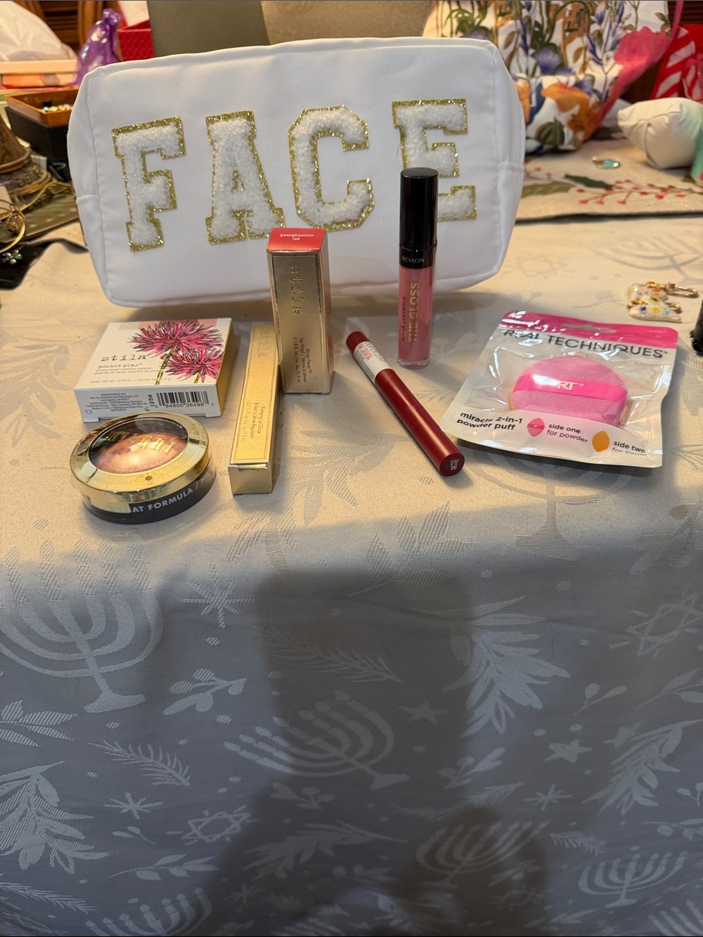 Stila Makeup Set with White FACE Cosmetic Bag and Pink Tools